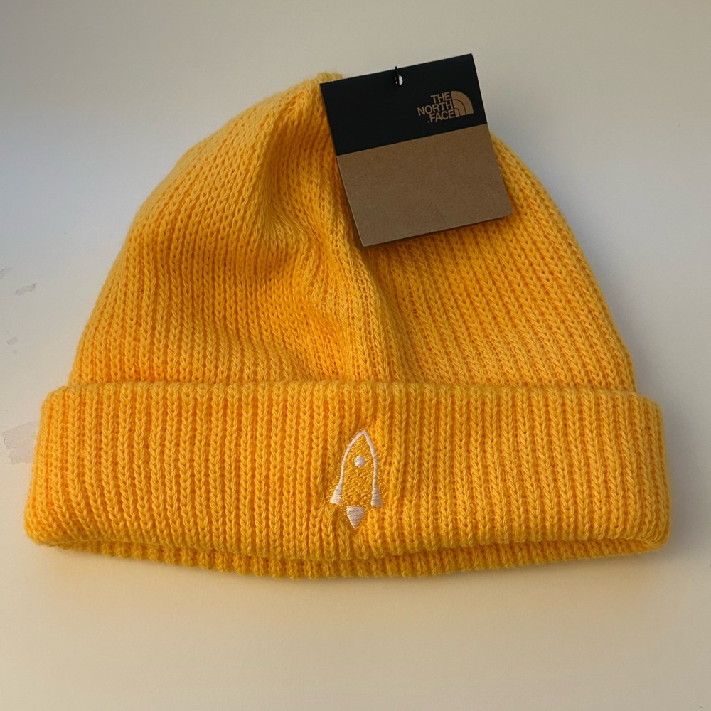 North Face Women’s Beanie – Bright Orange